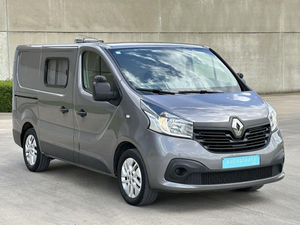 Camper Renault Trafic 2015 met ingebouwde ramen, Euro 5, Zwart, Bedrijf, 2 zetels