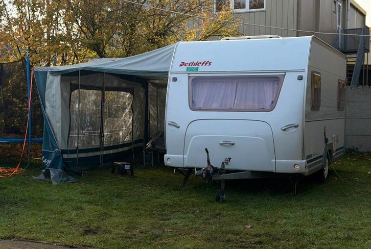 Dethleffs Caravan met voortent, Caravanes & Camping, Caravanes, Particulier, jusqu'à 4, 1000 - 1250 kg, Siège standard, Dethleffs
