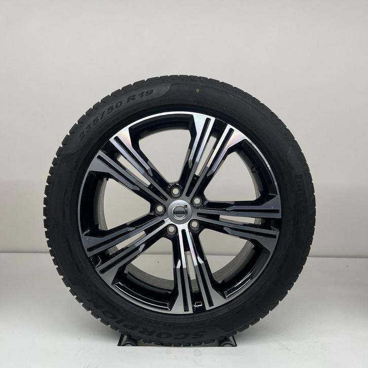 Volvo XC40 - 19 inch - winterbanden, Autos : Pièces & Accessoires, Pneus & Jantes, Pneus et Jantes, Pneus hiver, 19 pouces, 235 mm
