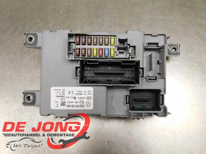 Boîte à fusibles d'un Opel Combo, -, Opel, 3 mois de garantie, Utilisé