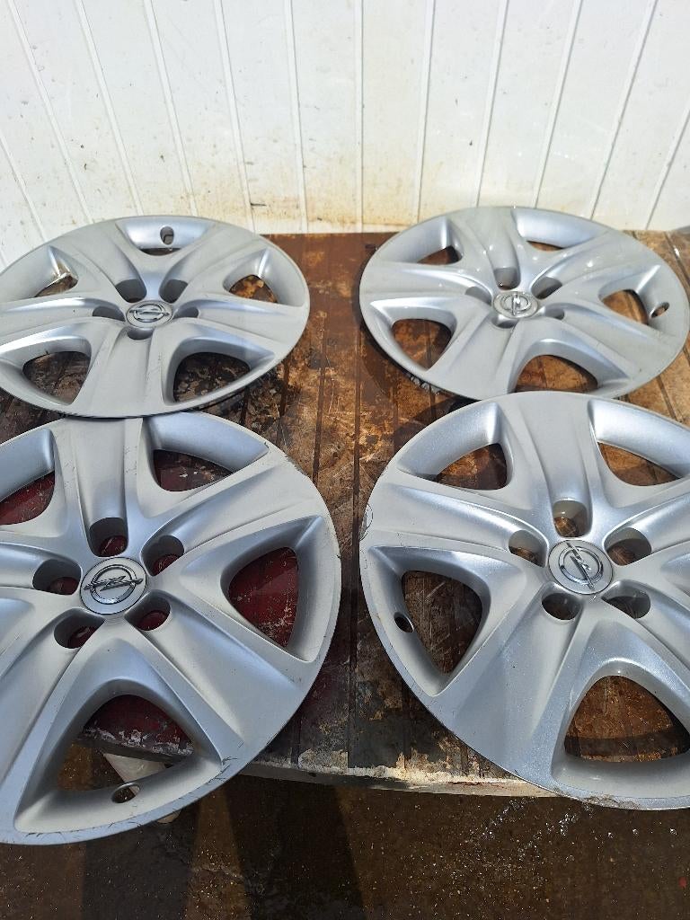 4 enjoliver opel astra j ou zafira c 17p, Enlèvement, Utilisé