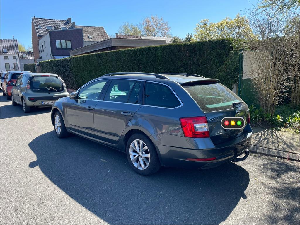 Skoda octavia ambition 2018, Auto's, Skoda, Automaat, Leder en Stof, 5 deurs, Particulier