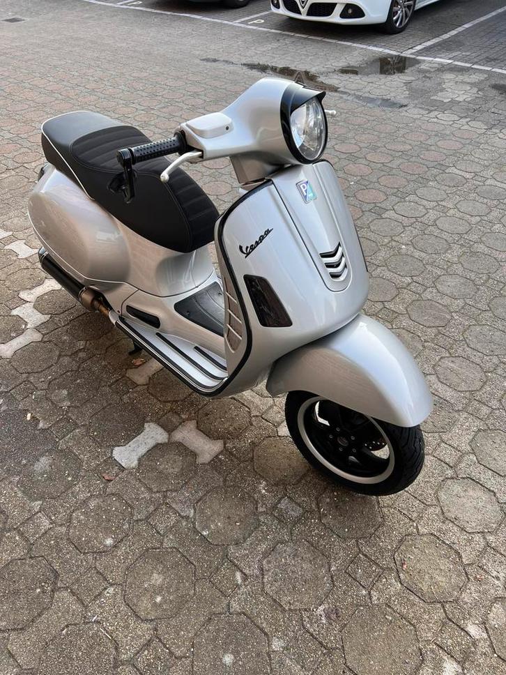Vespa GT 200cc , Black-Out GTS SYLE, Motoren, Motoren | Piaggio, Particulier, Scooter, Ophalen