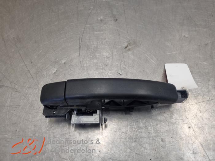 Portiergreep 2Deurs rechts van een Nissan Primastar, Gebruikt, -, -, Ophalen of Verzenden