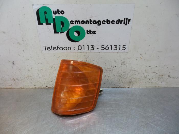 Feu clignotant gauche d'un Mercedes 190E/D, Autos : Pièces & Accessoires, Éclairage, Utilisé, 3 mois de garantie, Enlèvement ou Envoi