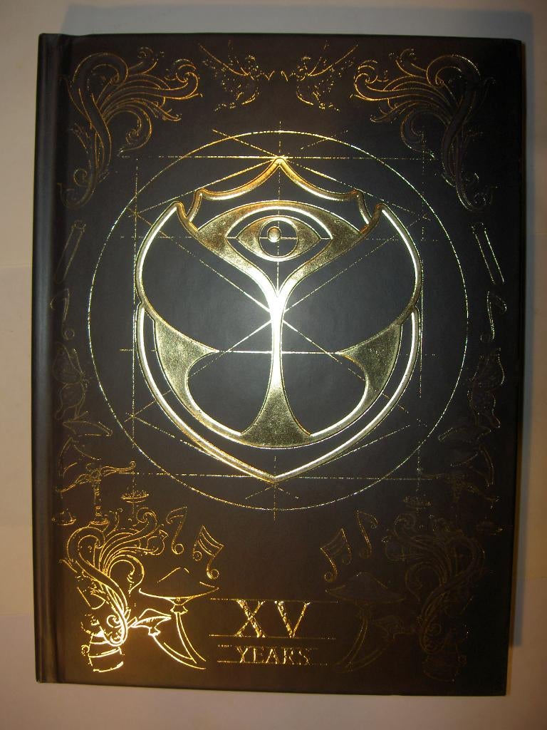 CD Tomorrowland 2019 - XV ans, CD & DVD, CD | Dance & House, Utilisé, Techno ou Trance, Enlèvement ou Envoi