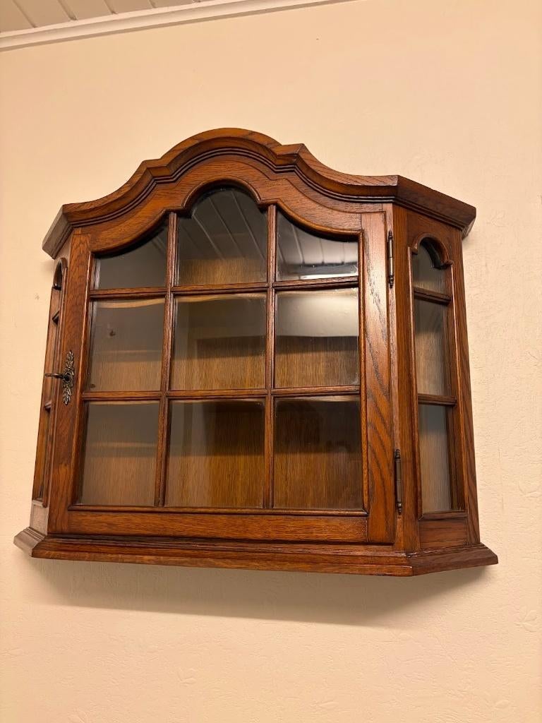 Vintage vitrinekast, Ophalen