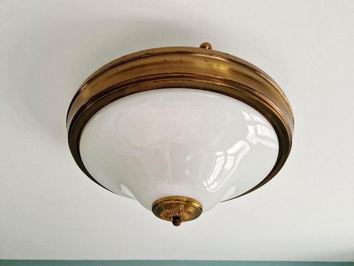 Mid-Century plafondlamp in messing en witte opaline,1950, Antiek en Kunst, Antiek | Verlichting, Ophalen of Verzenden