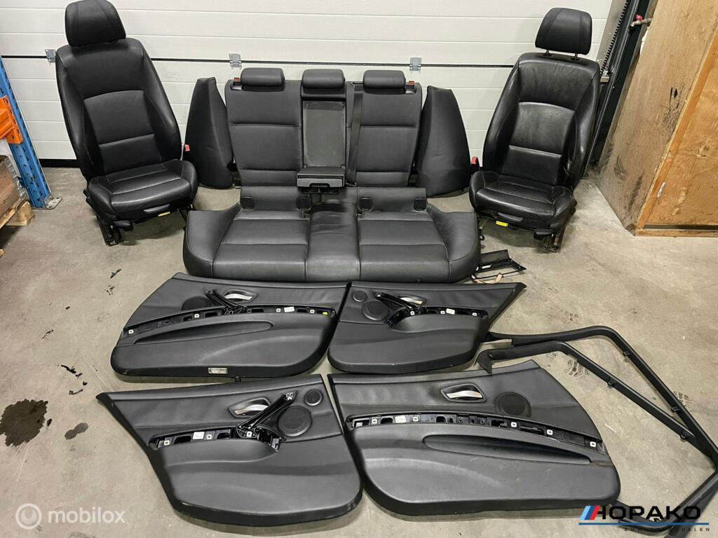 BMW E91 3 serie Interieur zwart leder VERWARMD + gordijntjes, Auto-onderdelen, Interieur en Bekleding, Gebruikt, Einsteinlaan 5 rijswijk