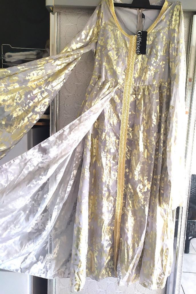 caftan Robe élégante inspirée du Moyen-Orient avec broderies, Vêtements | Femmes, Robes, Enlèvement, Neuf, Taille 42/44 (L)