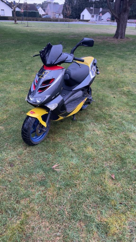 Aprilia sr 50, Fietsen en Brommers, Scooters | Aprilia, Gebruikt, SR 50, Klasse B (45 km/u), Tweetakt, Ophalen