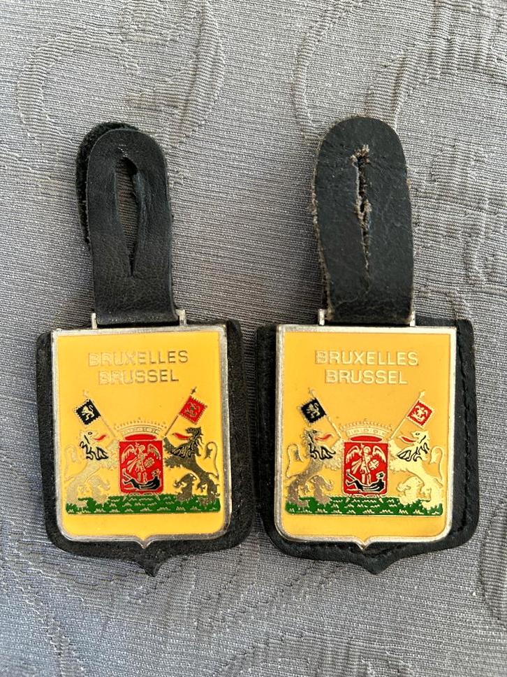 Police de Bruxelles - médaille / insigne de poitrine, Collections, Objets militaires | Général, Enlèvement