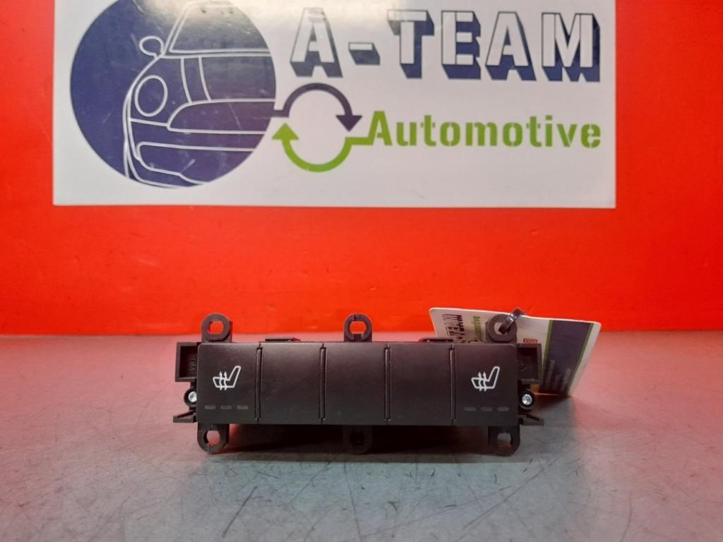 COMMUTATEUR SIEGE CHAUFFANT A (W169) (1698702310), Autos : Pièces & Accessoires, Utilisé, Mercedes-Benz