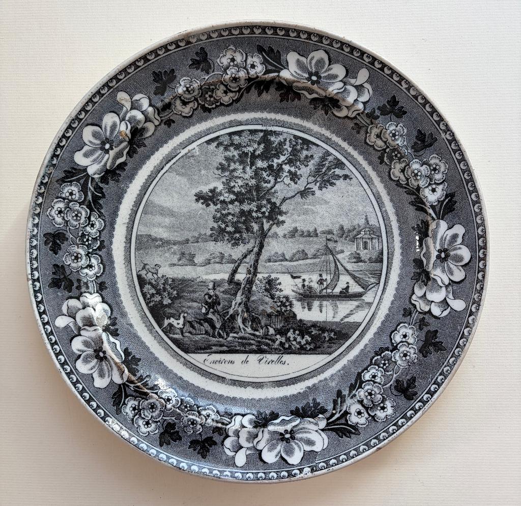 Environs de VIRELLES assiette P. J. BOCH 1823 faïence, Antiquités & Art, Envoi