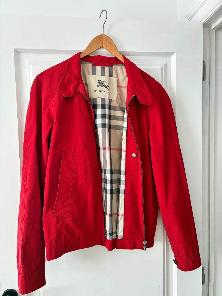 Burberry jas, Burberry, Ophalen of Verzenden, Nieuw, Rood