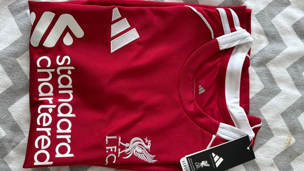 Maillot de foot Liverpool FC, Sports & Fitness, Football, Taille M, Enlèvement, Neuf, Maillot