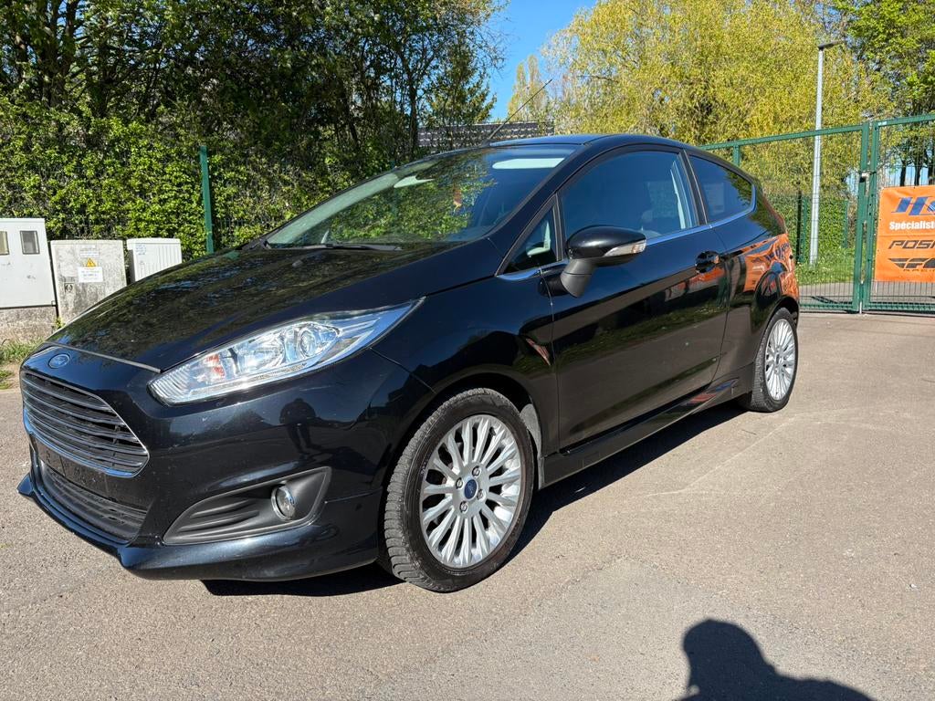 Ford fiesta essence, Euro 5, Achat, Boîte manuelle, Particulier