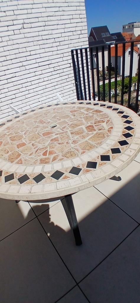 Ronde mozaiektafel, diameter 1m20, zwart metalen onderstel., Ophalen