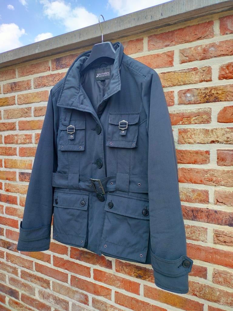 Magnifique veste noire taille 38, Vêtements | Hommes, Vestes | Hiver, Enlèvement ou Envoi, Noir