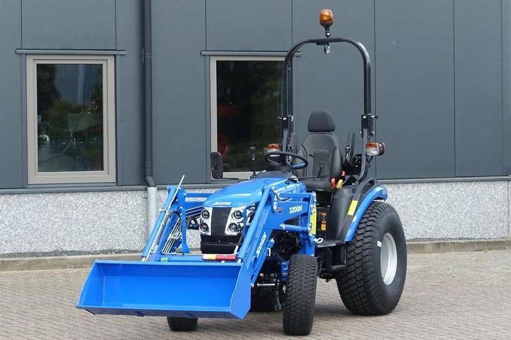 Solis 26H 4wd HST / 0001 Draaiuren / Voorlader, Articles professionnels, Agriculture | Tracteurs, Autres marques, Utilisé