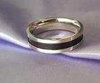 Herenring zilver met zwarte band, Bijoux, Sacs & Beauté, Bagues, Neuf, 20 ou plus grands, Fer ou Acier, Homme