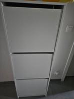 Witte schoenenkast, Ophalen