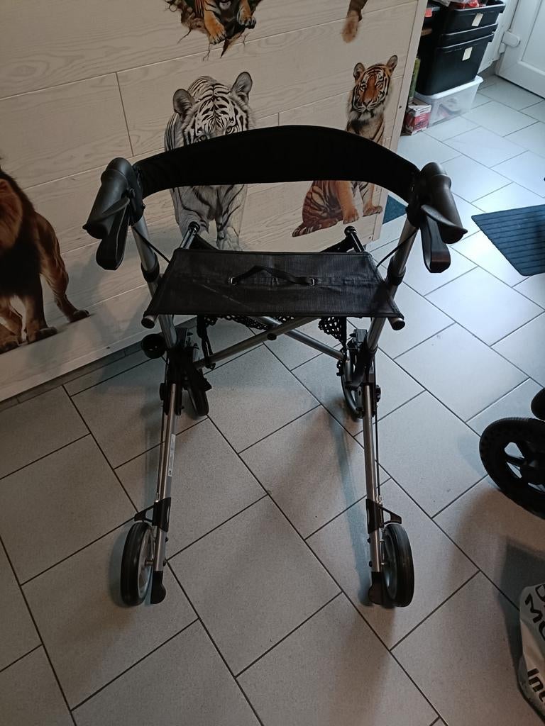 Tribune déambulateur pliable 4roues assise dossier NIKEL, Divers, Enlèvement, Pliable