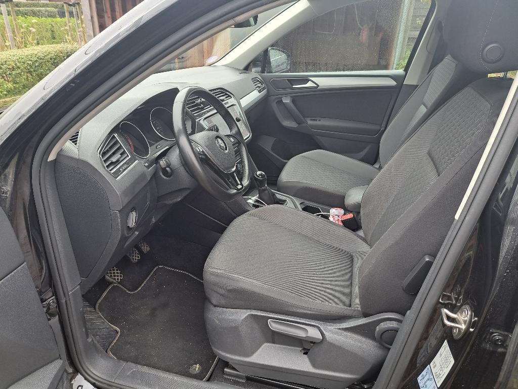 Tiguan, Voorwielaandrijving, Stof, Zwart, Particulier