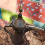 Arabische koperen koffiepot