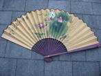 Waaier Chinoiserie vouwen Handgeschilderde oosterse bloemen, Antiek en Kunst, Ophalen