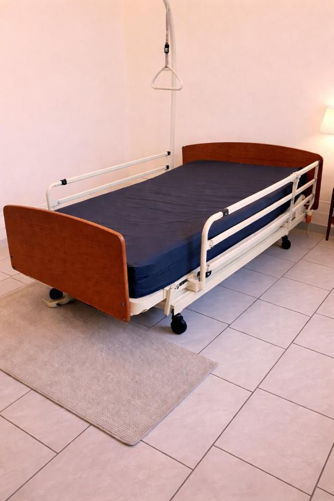 lit médicalisé, Divers, Matériel Infirmier, Comme neuf, Enlèvement