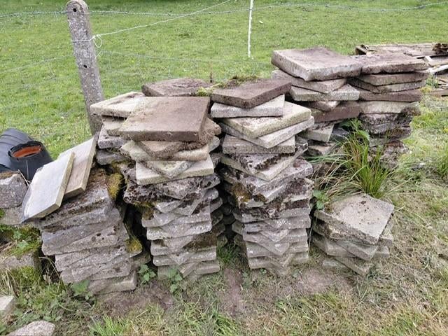 Stoeptegels: lot van een 150 stuks GRATIS!!!!!, Enlèvement, Utilisé, Béton, Autres types