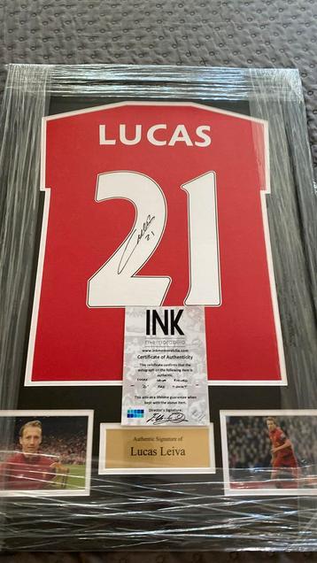 Signed shirt lucas leiva  beschikbaar voor biedingen