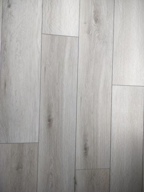 4m2 Rigid/Laminaat Light Old Grey Oak : € 32, Huis en Inrichting, Stoffering | Vloerbedekking, Nieuw, Laminaat, minder dan 10 m²