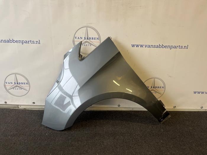 Scherm links-voor van een Mercedes V-Klasse (992), Auto-onderdelen, Carrosserie, Mercedes-Benz, Gebruikt, 3 maanden garantie