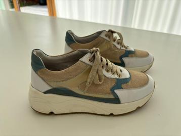 schoenen te koop  beschikbaar voor biedingen