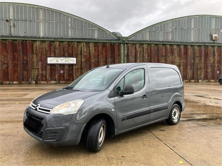 Citroën berlingo**Euro 6**3-zit**gps, airco, trekhaak, Auto's, Bestelwagens en Lichte vracht, Particulier, Airbags, Airconditioning