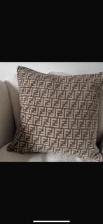 nieuwe kussens FENDI ,LV!!!, Huis en Inrichting, Ophalen of Verzenden, Zo goed als nieuw