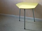 bijzet hoektafeltje vintage retro 1960, Huis en Inrichting, Gebruikt, Pop art, 55 tot 75 cm, Overige vormen