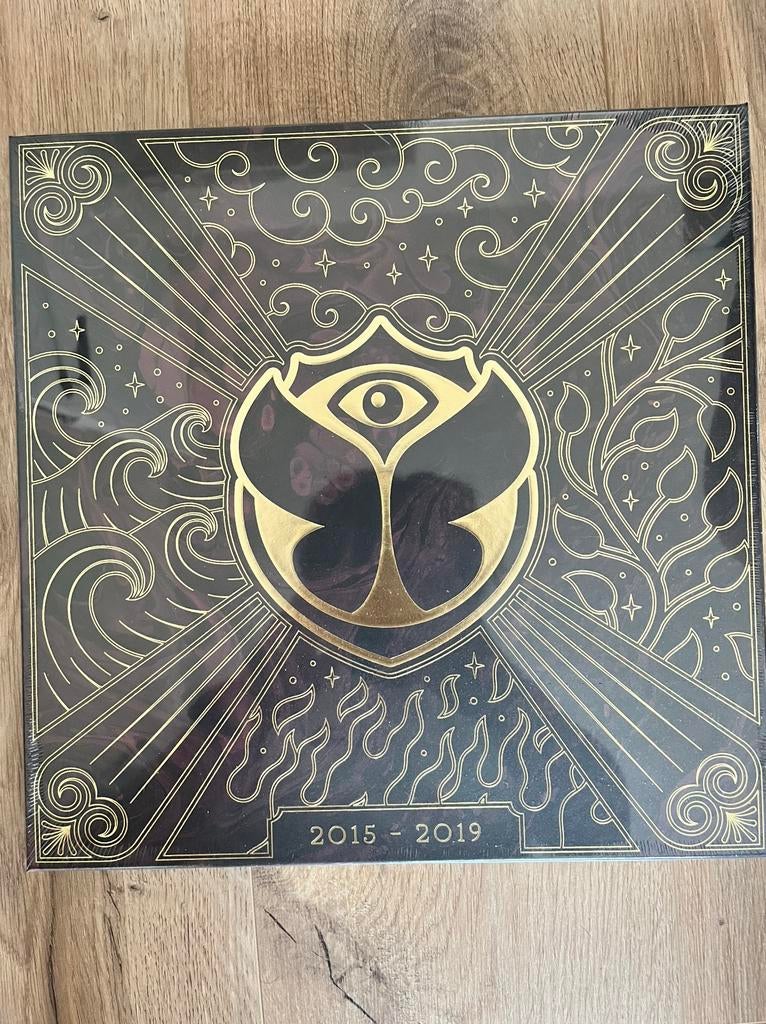 Tomorrowland sealed vinylbox Festival Anthems 2015 - 2019, Cd's en Dvd's, Vinyl | Dance en House, Nieuw in verpakking, Ophalen of Verzenden