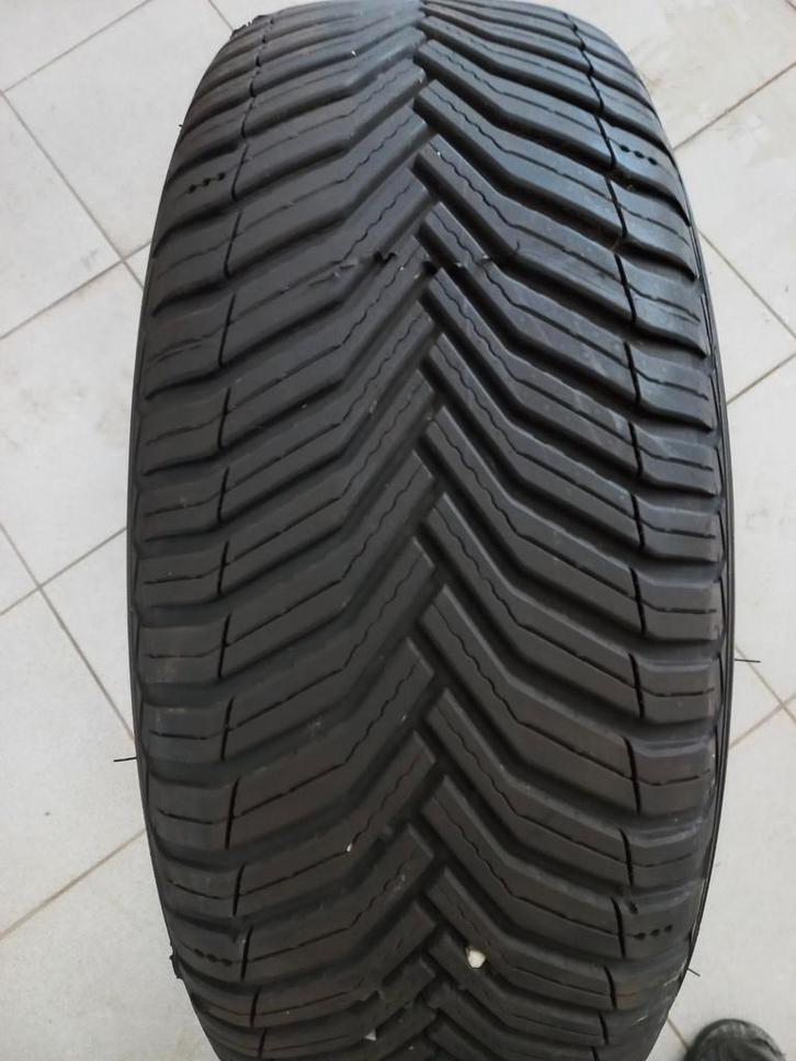 "Michelin Crossclimate 2" band te koop, Auto-onderdelen, Banden en Velgen, Band(en), All Season, 16 inch, 215 mm, Nieuw, Ophalen