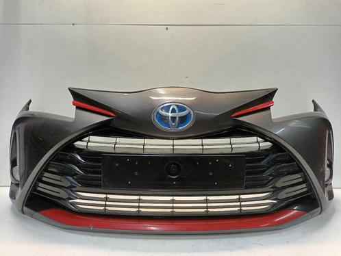 BUMPER VOOR Toyota Yaris III (P13) (01-2010/09-2020), Auto-onderdelen, Carrosserie, Bumper, Toyota, Voor, Gebruikt