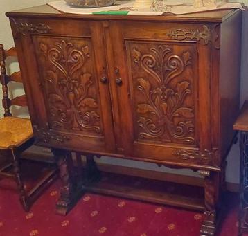 Antieke kast in neo-renaissance stijl – massief eikenhout –  beschikbaar voor biedingen