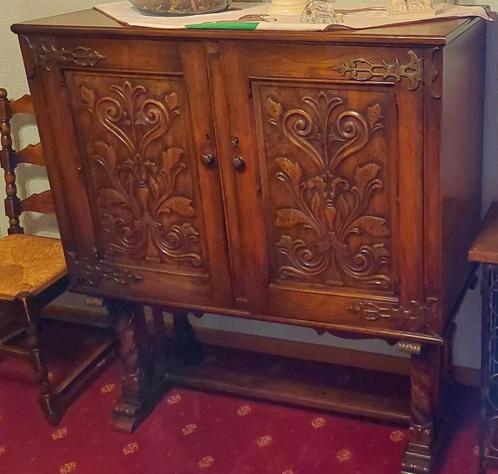 Antieke kast in neo-renaissance stijl – massief eikenhout –, Huis en Inrichting, Kasten | Dressoirs, Gebruikt, 100 tot 150 cm