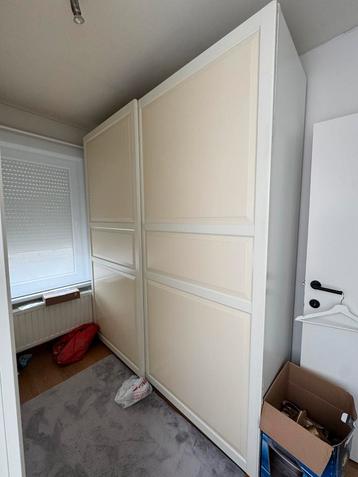 IKEA Pax kleerkast met schuifdeuren en inrichting.  beschikbaar voor biedingen