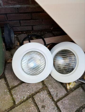Zwembadlampen beschikbaar voor biedingen