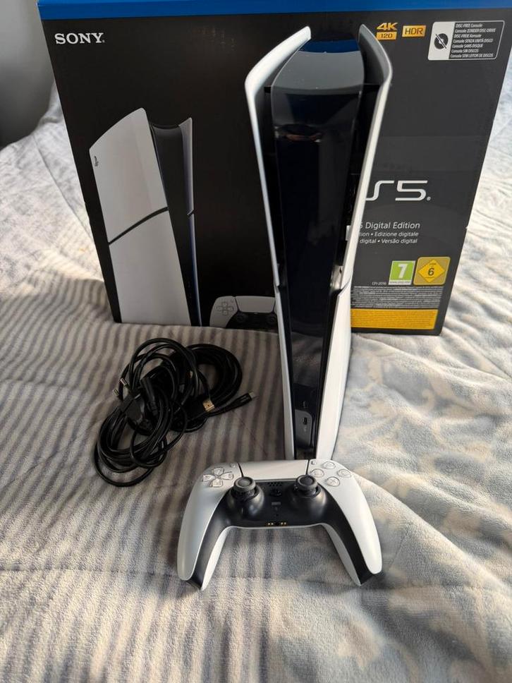 Ps5 slim digitale edition met doos werkt perfect, Games en Spelcomputers, Spelcomputers | Sony PlayStation 5, Playstation 5, Ophalen