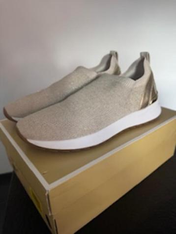 baskets à enfiler dorées Michael Kors taille 38.5 neuves, Neuf, Michael Kors, Enlèvement ou Envoi, Autres couleurs