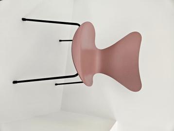 Legendarische Fritz Hansen stoelen. Serie 7 beschikbaar voor biedingen