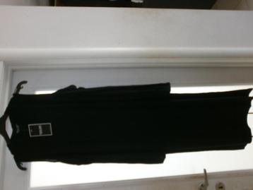 Robe noire manches épaules nues M / L NEUF beschikbaar voor biedingen
